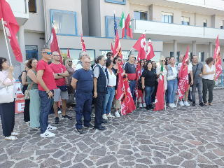 Sciopero dei lavoratori in appalto Auriga-Dusmann davanti alla direzione Asl Lanciano-Vasto-Chieti