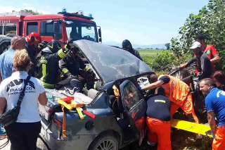 Incidente stradale, feriti 5 braccianti agricoli: uno grave