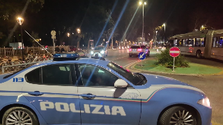 Pesaro - Controlli polizia, segnalati tre giovani con hashish, 37enne sanzionato per ubriachezza