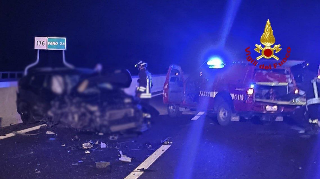 Incidente nella notte sull’A14 tra Marotta e Fano: coinvolte due auto, traffico bloccato per un’ora
