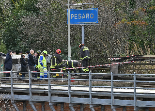 Pesaro - Incendio doloso alla stazione, si sospetta sabotaggio legato ai Giochi olimpici