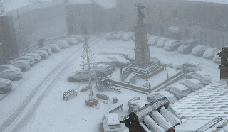 Natale con pioggia, vento e neve nelle Marche: superlavoro dei vigili del fuoco