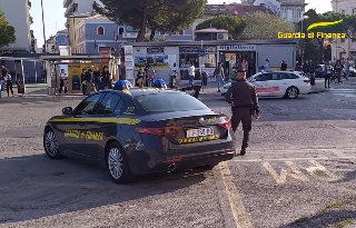 Pescara - Minore egiziano aggredisce i finanzieri, arrestato