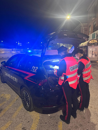 Giulianova - Dà in escandescenze, arrestato con spray al peperoncino e taser