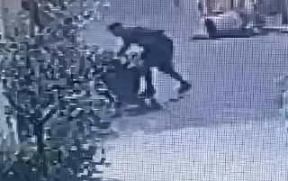 Ancona - Atti vandalici in via degli Orefici, i video incastrano un 21enne