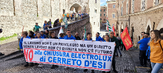 Vertenza Electrolux, fronte comune dal tavolo di Fabriano: “No al piano industriale”