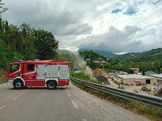 Teramo - Fuga di gas sulla SS81: strada interrotta all’altezza del fiume Vezzola