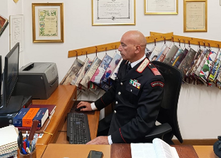 Pioraco - Prenota un hotel chiuso e versa 2700 euro: scoperta la truffa, denunciato un 41enne