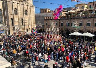 Ascoli - Il Carnevale si apre con Cristina D’Avena. Nuove regole per i gruppi fissi