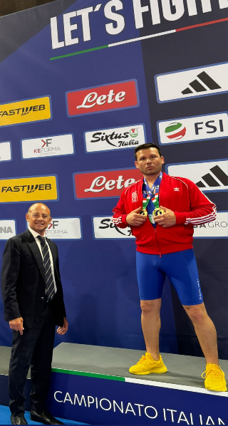 Giuseppe Barboni trionfa al Pala Pellicone: doppio oro nella lotta libera e greco-romana