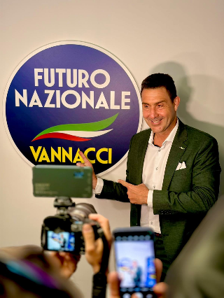 Vannacci prende le distanze dal militante di Futuro Nazionale dopo l’aggressione sul lungomare di San Benedetto
