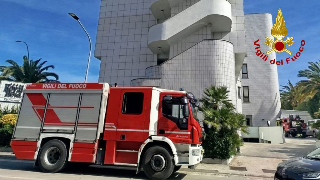 Incendio nella cucina di un albergo a Lido di Fermo: paura ma nessun ferito