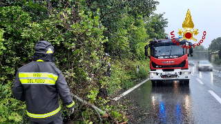 Maltempo - Vigili del fuoco in azione nel Pesarese