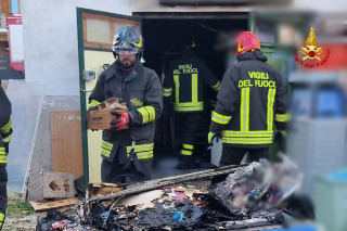 Fiamme in garage, paura a Cingoli