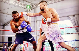 Ascoli, Seghetti riporta a casa un match per il titolo professionistico italiano di pugilato