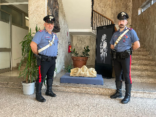 Rubato dalla chiesa di Monterubbiano e nascosto per anni: ritrovato a Teramo un fregio del ‘500