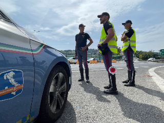 Camion perde il carico da 20 tonnellate, chiusa rampa tra Ancona Nord e SS76