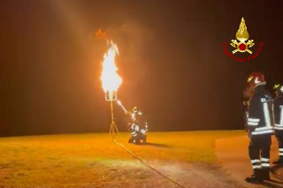 Fiamme a Cingoli a seguito di una fuga di gas da un bombolone interrato