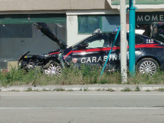 Ascoli Piceno - Pauroso frontale, coinvolta  auto dei Carabinieri: militare trasferito in eliambulanza ad Ancona