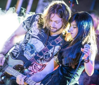 Roccafluvione - Attesa per lo show dei Distretto 13, sul palco anche l’attore Andrea Di Luigi