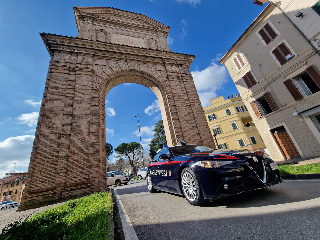 Jesi - Due arresti in flagranza per spaccio di droga, sequestrati 80 grammi di cocaina
