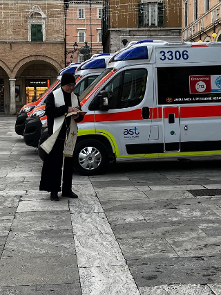 Ascoli Piceno - L’Ast rinnova i mezzi di soccorso, sei nuove ambulanze per il Piceno