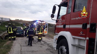 Recanati - Auto fuori strada in contrada Addolorata: conducente soccorso in eliambulanza