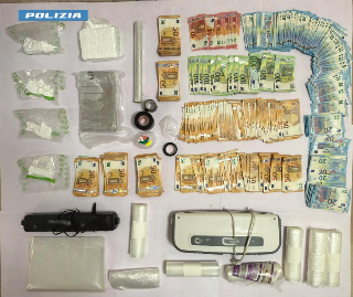 Pescara - In bici con due chili di cocaina nel borsone: la polizia lo arresta