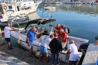 Ancona – Equipaggi di pescatori in mare assieme a disabili e caregiver