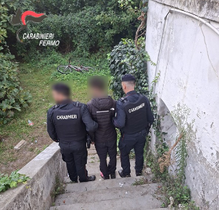 Occupazioni abusive e controlli sui permessi di soggiorno: tre denunce nel Fermano