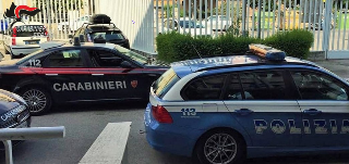 Fano - Accerchiano e rapinano due giovani, arrestati in tre