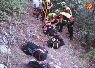 Genga - Runner accusa malore durante la "Frasassi Skyrace", intervento del Soccorso Alpino