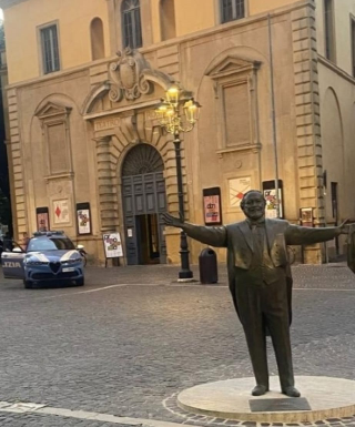 Pesaro - Atteggiamenti molesti in centro e petardi al campus, identificati cinque uomini e due gruppi di giovani