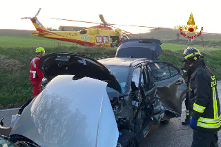 Pollenza - Incidente tra auto, coinvolte tre persone