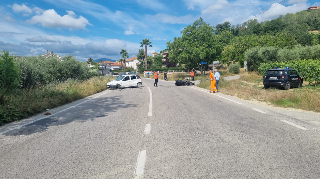 Schianto in Valtesino, eliambulanza soccorre motociclista