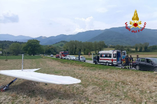Fabriano – Precipita con il deltaplano, soccorso dall’eliambulanza