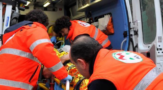 Alba Adriatica - Cameriere ventenne colto da infarto, un collega gli salva la vita