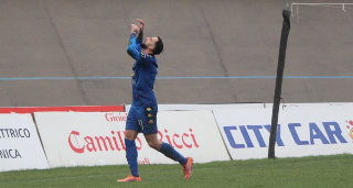 Samb, l’attaccante Parigini subito in diffida