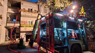 Frontino - Incendio nella soffitta di un’abitazione, intervengono i vigili del fuoco