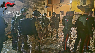 Giulianova - Blitz antidroga all’alba: operazione dei Carabinieri nella zona Rocca