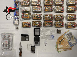 Fano - Operazione antidroga, tre arresti e due denunce, sequestrati 3 kg di sostanze stupefacenti
