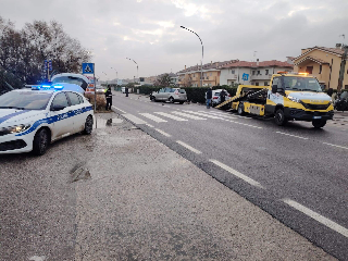 Fano - Incidente lungo la Statale, tre feriti, traffico rallentato