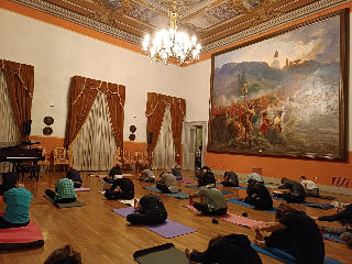 Ascoli Piceno - "Yoga è Arte", concluso con successo il ciclo di lezioni nei luoghi suggestivi e iconici della città