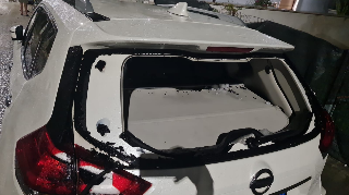 Violenta grandinata su San Benedetto del Tronto: danni ingenti tra auto, abitazioni e stabilimenti balneari