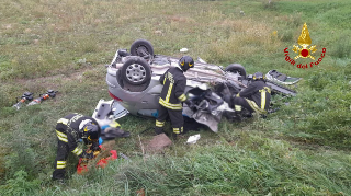 Grottazzolina - Incidente stradale sulla SP 61, un’auto si ribalta