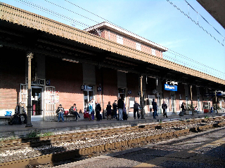 Giulianova - Pakistano rapinato in stazione, due persone arrestate