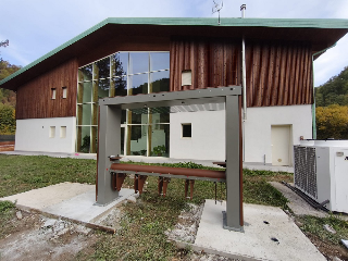 Arquata del Tronto - Il borgo terremotato riparte dal turismo sostenibile: pensiline per auto e bici elettriche