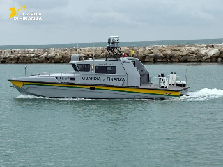 Pesca illegale sventata a Porto d’Ascoli: la Finanza dona il pesce ai più bisognosi