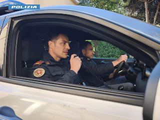 Pescara - Anziana sviene in casa, la Polizia la salva dal monossido di carbonio