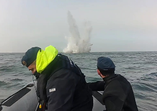 Ordigno bellico ad Ancona: l’esplosione in mare aperto